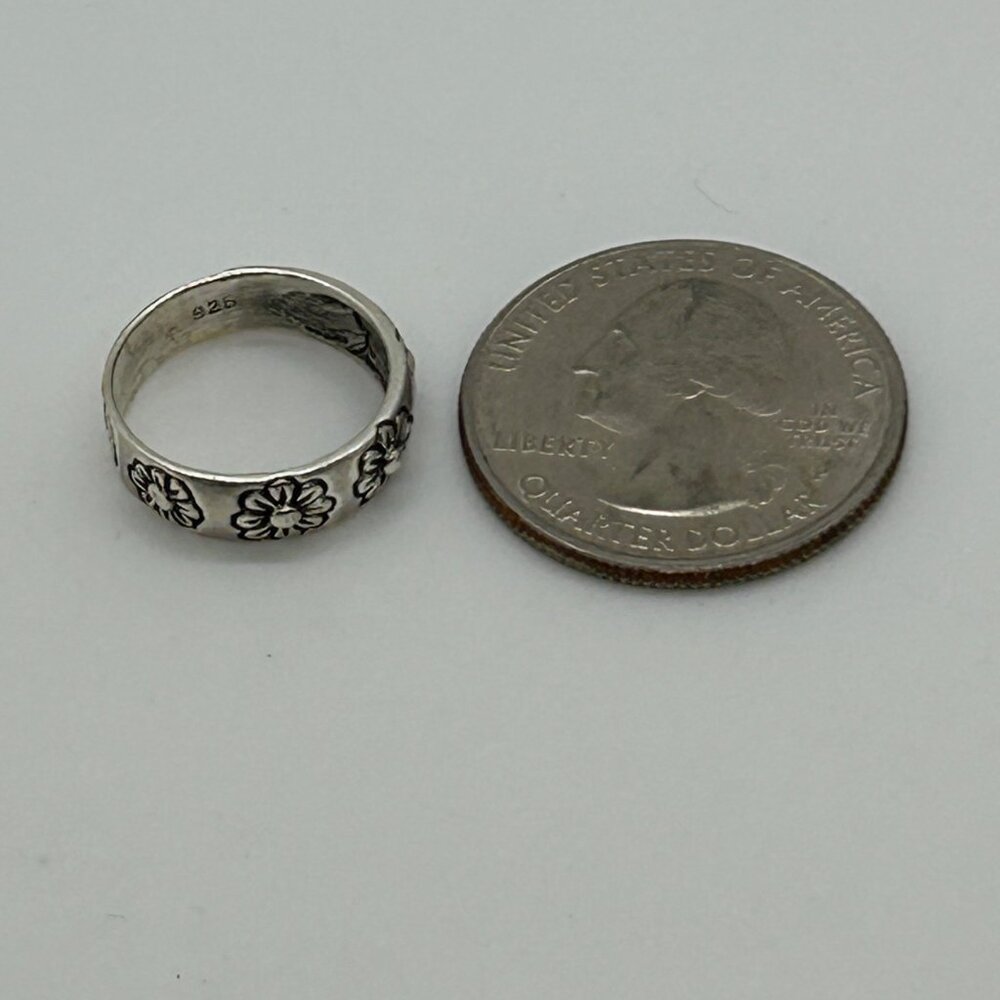 Sterling Silver Daisy Ring Flower Floral 925 Pinky or Child Ring Size 3 - Picture 7 of 14